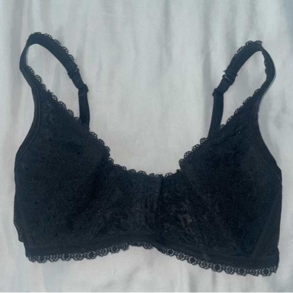 Victoria’s Secret Shelf Bra